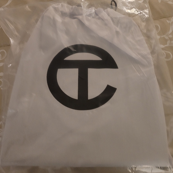 Authentic Telfar medium tote - Picture 3 of 6